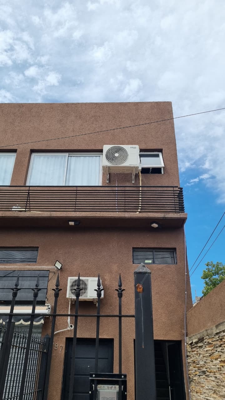 Instalación de aire acondicionado en edificio